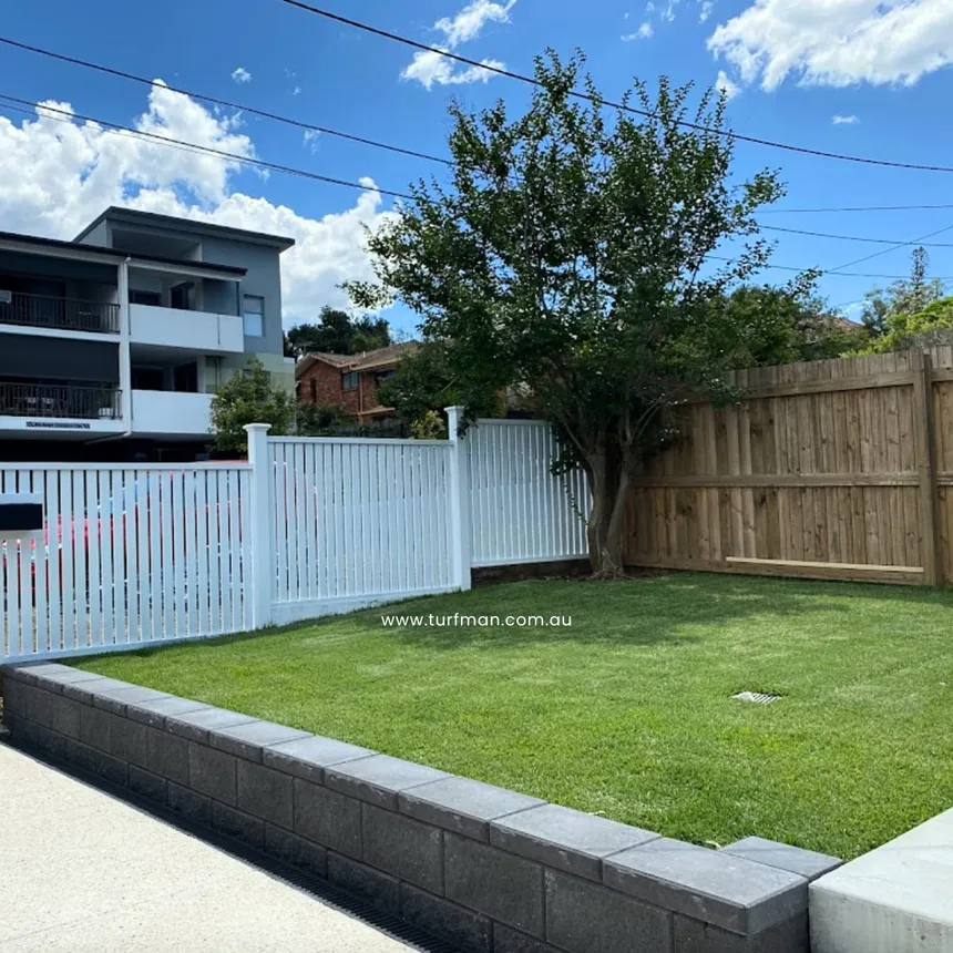 A Step-by-Step Guide to Laying Turf and Achieving a Stunning Lawn